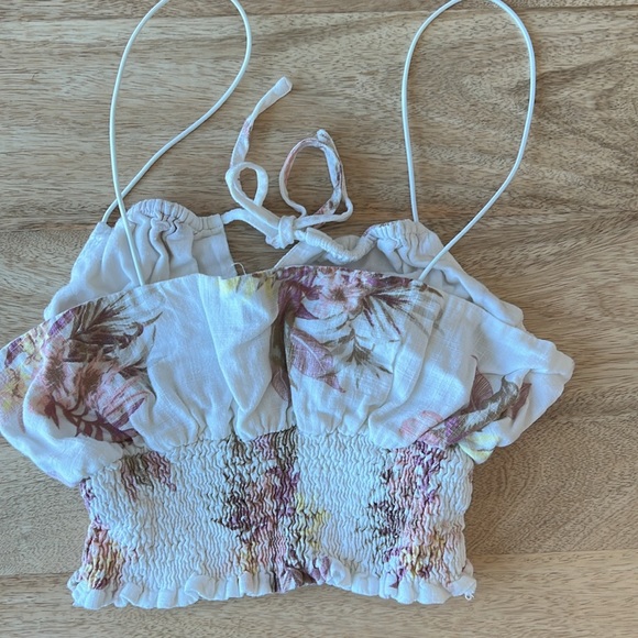 Mink Pink Floral smocked crop top - Picture 3 of 4